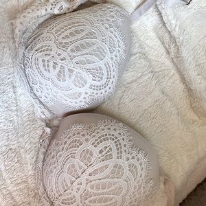 Victoria’s Secret nude lace bra size 32 DD